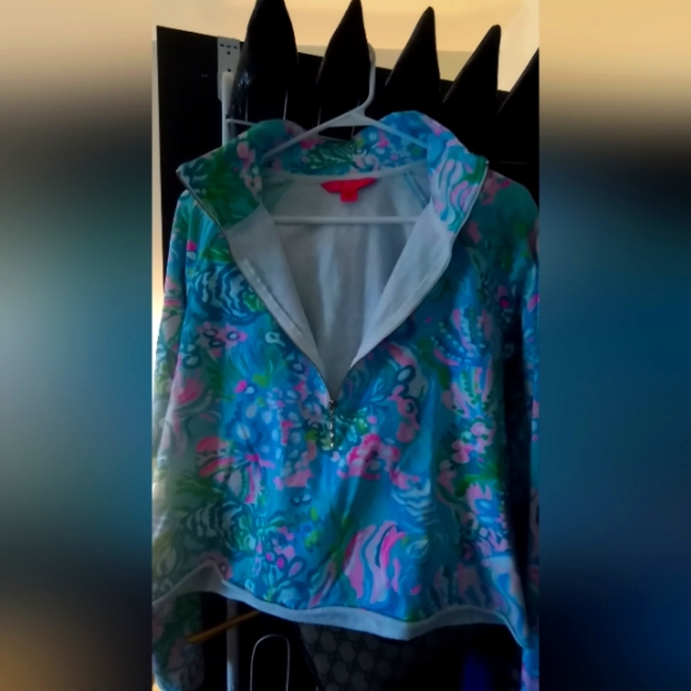 Lilly Pulitzer Cropped shirt